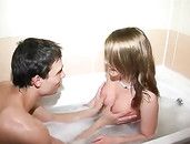 Wet BJ In The Bathtub From His Amateur GF